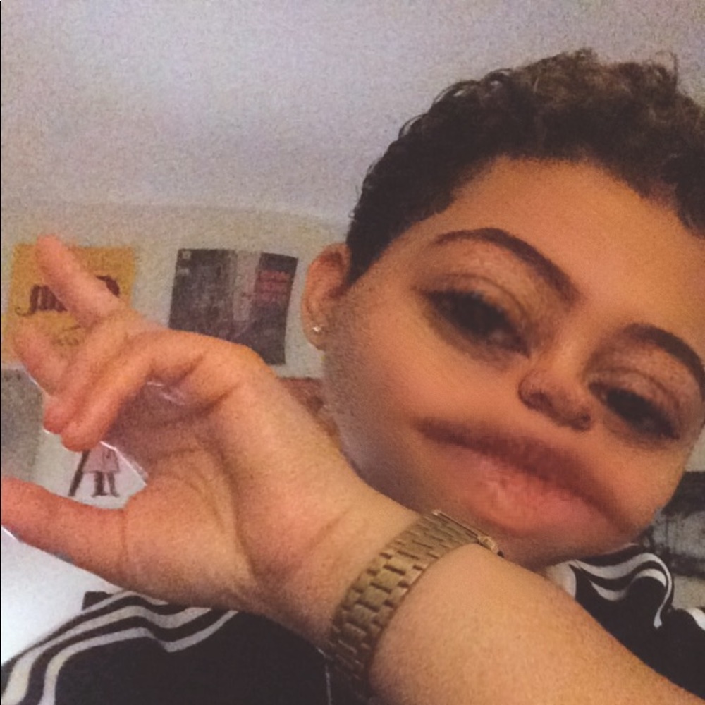 Meet your Posher, Halayah